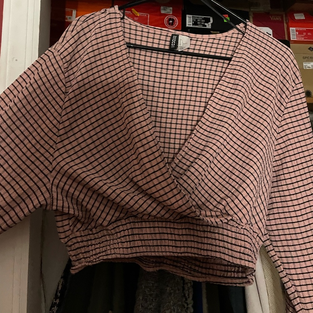 H&M cropped blouse, size xl, pink and black